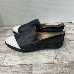 Ralph Miguel black white leather flats women’s size (36) 6